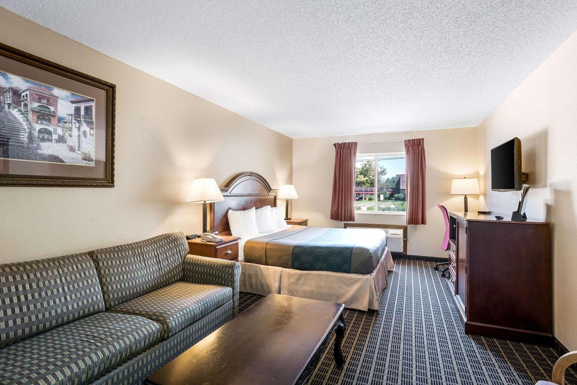 Rodeway Inn Cedar Rapids Exterior foto