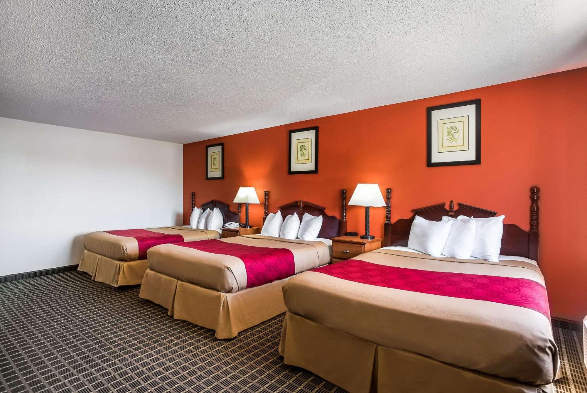 Rodeway Inn Cedar Rapids Exterior foto