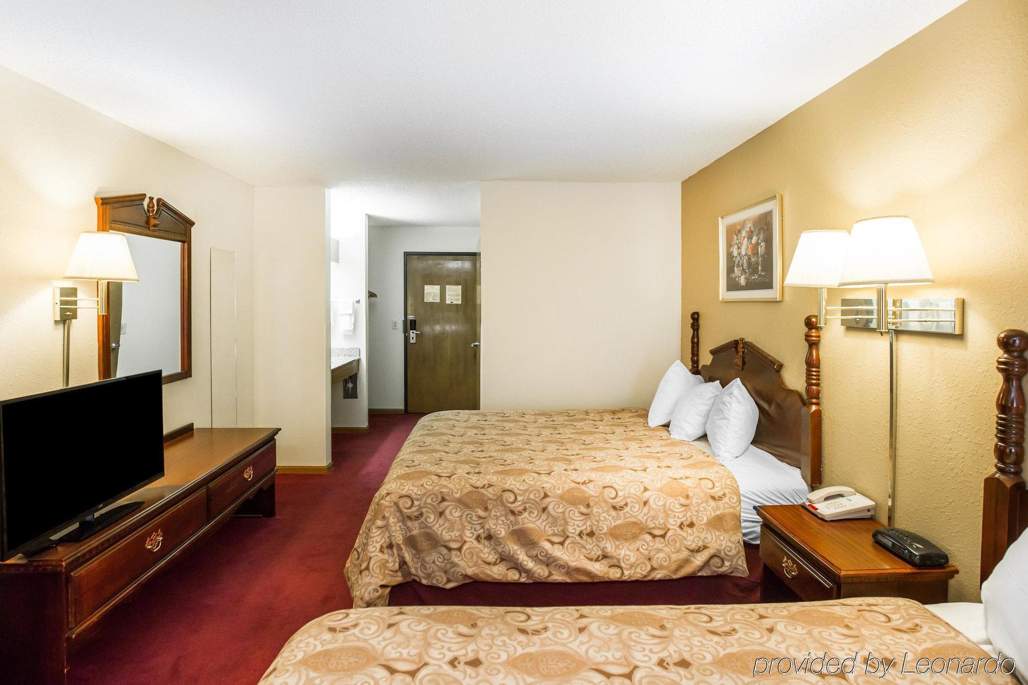 Rodeway Inn Cedar Rapids Exterior foto